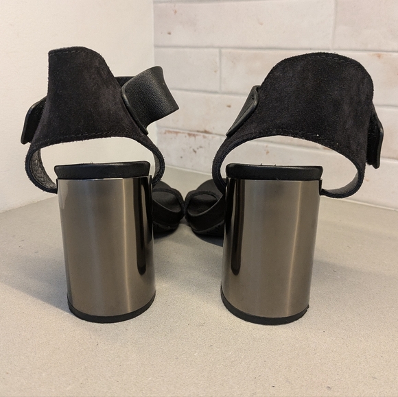 Pedro Garcia Chunky Metallic Heel in Black Suede - Picture 4 of 12